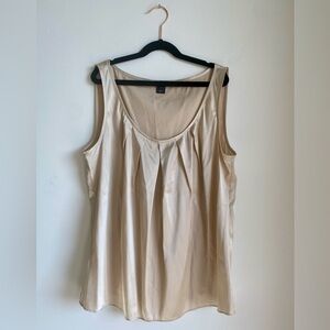 St. John 95% Silk Size M Sleeveless Top